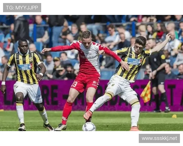 霍伊别尔本赛季球队贡献显著,攻防两端表现稳健 霍伊别尔本赛季球队贡献显著,攻防两端表现稳健