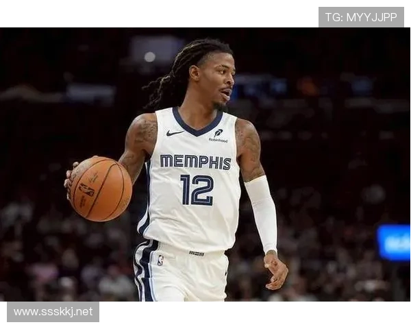 贾·莫兰特刚刚刷了个豪车集合，这车库我摸都不敢想啊！